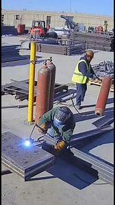 1.6M views · 5.9K reactions | ️ ACETYLENE TANK FALLS AND VALVE BREAKS **#WeldingSafety #CompressedGas #NearMiss #ConstructionSafety #AcetyleneTank #WorkerSafety #OSHA #GasCylinder #ConstructionFail #PressureHazard #SafetyFirst #WeldingEquipment #Paysthon #lagardavit #communitybuilding #socialmedia #selfimprovement #personaldevelopment #smallbusinessowner #leadership #entrepreneur #localbusiness | Malik Shzad | Facebook