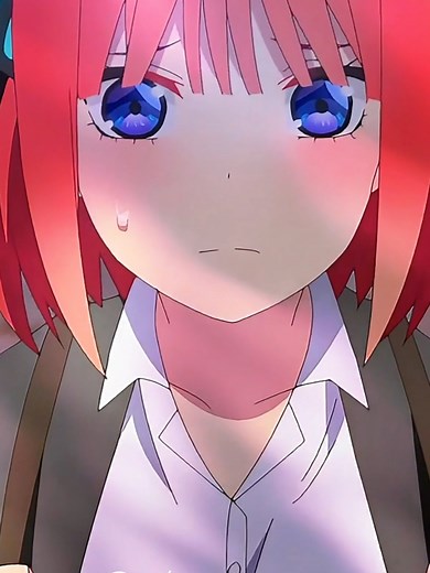 Nino Nakano and Ichika Nakano in The Quintessential Quintuplets