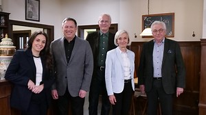 Der Sonntags-Stammtisch: Mit Sara Sievert und Harald Schmidt
