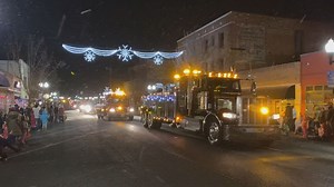 Klamath Falls rings in holiday season with Snowflake Festival - KOBI-TV NBC5 / KOTI-TV NBC2