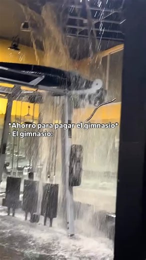 Valeranísimo ⚡ on Instagram: "Creo que había una gotera en el techo 📹 @duv.josss"