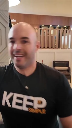 Breaking a mental ceiling is a path of no return! When you realize what you are capable of achieving, you will no longer want to return to the reality of frustration and conformism that we were taught to live by becoming prisoners. If I had never believed in me, I would still live not knowing if I would have money to eat or pay the rent tomorrow. In my head I couldn't believe that I would ever everthat woulds have a million dollars, and yet today I have generated 3 million in just one week and m