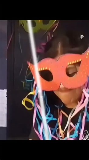 Emma Gutiérrez on Instagram: "🎊✨ ¡SE VIENE EL JUEVES MÁS ESPERADO DEL CARNAVAL! ✨🎊 💃🌺 ESPECTACULAR JUEVES DE COMADRES 🌺💃 en la Asociación Gaucha Jujeña “Éxodo Jujeño” 📅 Jueves 12 de febrero 📍 Barrio Bajo La Viña 🎶 Música • Baile • Tradición • Alegría • Amistad 🌈 ¡Un jueves para celebrar como manda el carnaval jujeño! 🎟️ Entradas anticipadas: 👉 Nueva Óptica El Gallo 📍 Calle Lavalle 359 🥳🎉 ¡Reuní a tus comadres, ponete el mejor antifaz y vení a vivir el mejor jueves de comadres... i