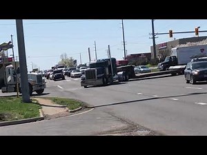 Awesome Sounding Straight Piped Peterbilt 389 On 234!