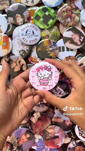 pin badges နှင့် Team Dynamics