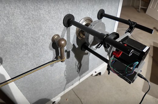 Automatically Crack Safes With This Autodialer