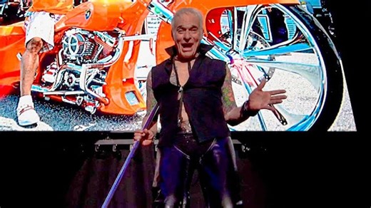 David Lee Roth dances and sings along to Van Halen's "Panama" in new video