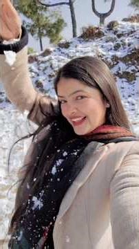 Baraf Padh gyiii♥️🥳🫶 or Meraaa Exam😭 The first snow of the season ♥️🥳💃 #snowfall #snowvlog #winter