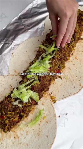 🌱 ULTIMATE BEAN CHILLI BURRITO 🌯