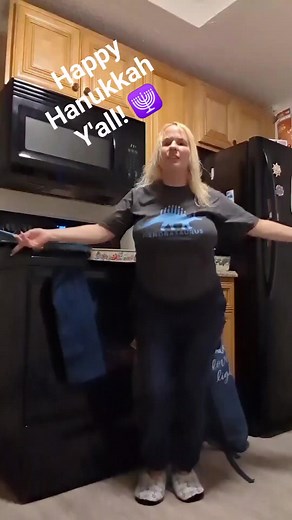 Happy Hanukkah Y'all! 🕎💙🍷 #jewish #countrygirl #happyhanukkah | Daisy Chain Cosplay