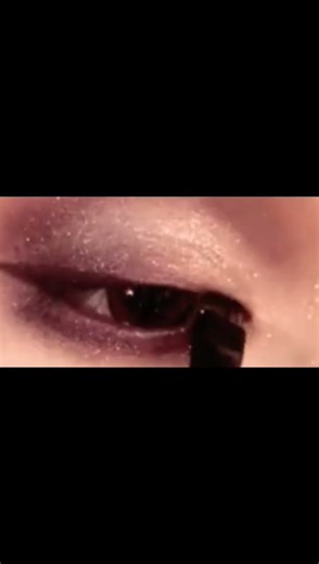 little shimmer a lot of confidence Eyes that catch the light just right#glambyedaa