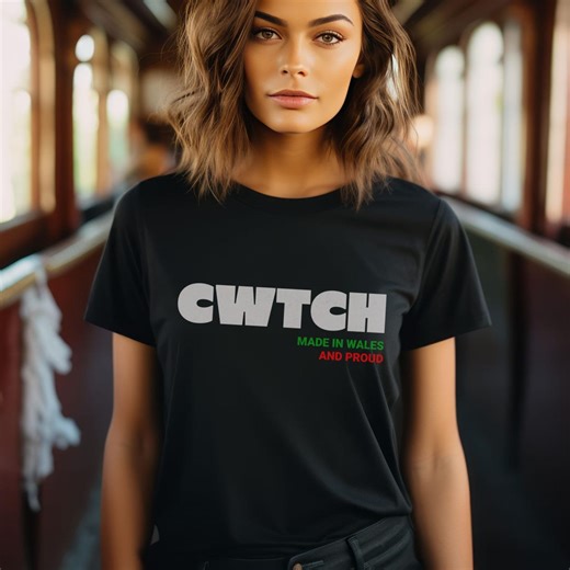 Welsh Language "cwtch" T-shirt, Wales Pride Tee, Minimalist Cwtch T, Cool Cymru Tshirt, St David's Day Gift, Welsh Language Graphic Top - Etsy Canada