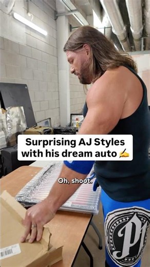 This scores high on the “freaking awesome” scale. @W@WWE