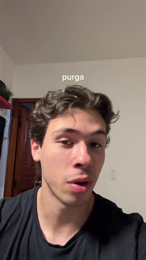 Tu entorno digital influye en quién te conviertes. No es exageración. Lo que ves todos los días se normaliza. Lo que se normaliza, moldea tu estándar. Y tu estándar define tu vida. Por eso cada cierto tiempo hago limpieza. Solo tengo 3 reglas/filtros básicos: • Si su contenido no aporta nada útil o de valor a mi vida → fuera. • Si no he hablado con esa persona en más de un año → fuera. • Si la sigo solo por costumbre o compromiso social → fuera. Simple. No es odio. No es ego. Es intención. No to