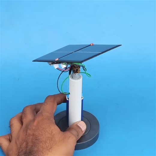 The Raspberry Pi News on Instagram: "Harness the power of the sun! This DIY solar panel project tracks the sun for MAX energy DIY solar panel solar panel that moves towards sun sun tracking solar panel renewable energy project solar energy DIY #SolarPower #DIYproject#RenewableEnergy #SolarTracking #GreenTech"
