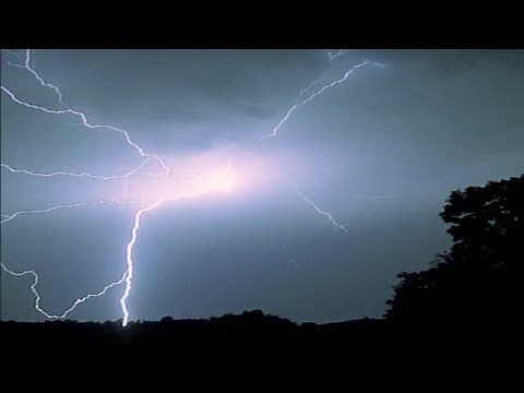Massive Lightning Strikes in HD Slow Motion