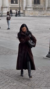 8.1K views · 9K reactions | Just another moody Parisian in her faux fur #fakefur #fauxfur #parisienne #parisstreetstyle | Pat Ch | Facebook