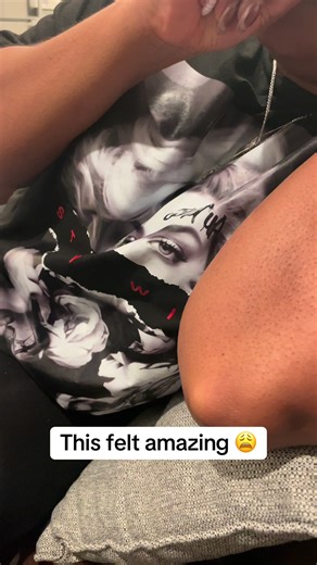 Nothing beats a nice greasy meal after a day of drinking. Always leads to burps like this though 🤭 #burpqueen #gassygirl #bellyburp #burpgirl #belch