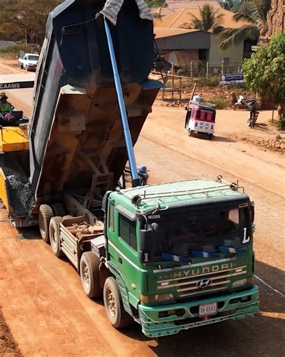 The Marvel of Gravel Paving Machines - Technical Insights into Road Foundation Construction | Grader Construction | Facebook