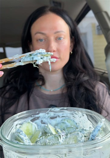 Tzatziki cucumber salad, no talking #mukbang #crunch #cucumbersalad #tzatziki #asmreating