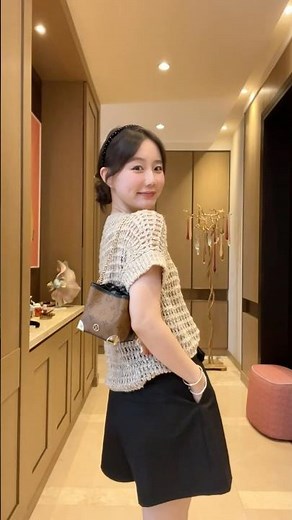 【30代コーデ】今年顔のメッシュニット✨ バイヤーが教える「大人のショートパンツ」品よく着こなすコツ 🖤