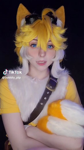 Heartwarming Sonic and Tails Hug Moment