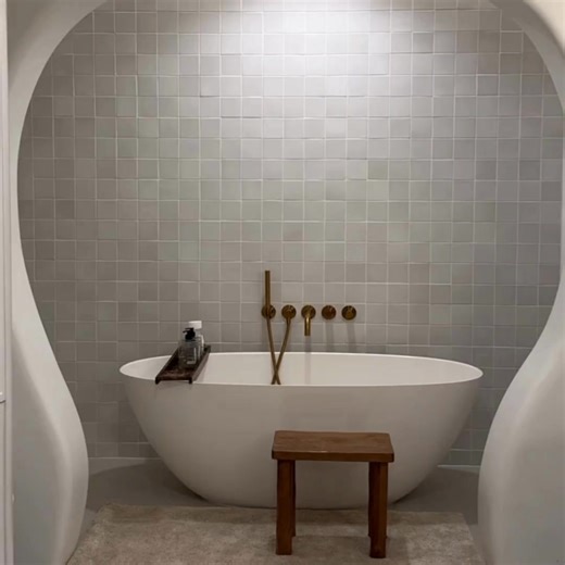 At EziCleen, we go beyond ordinary cleaning — we deliver surfaces that stay clean, protected, and safe for longer. Whether it’s glass, tiles, or stone, our advanced surface solutions make maintenance effortless and results long-lasting. ✅ Professional-grade surface cleaning & protection ✅ Reduces grime, water stains, and chemical use ✅ Keeps commercial and residential spaces spotless and safe Because every space deserves to shine — beautifully, safely, and effortlessly. 💫 📞 1300 146 136 🌐 www