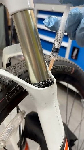 118K views · 602 reactions | Keep your bike suspension smooth and responsive! Here's how to lube it the right way. ‍♂️ #BikeMaintenance #MTBLife #CyclingTips #BikeLove #RideSmooth #MTBTech #CyclistLife #BikeCare #MountainBiking #BikingAdventures #SuspensionService #BikeUpgrade | Master Cycle Store | Facebook