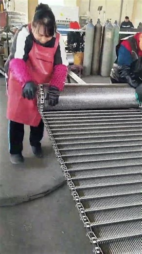 Steel wire conveyor belt