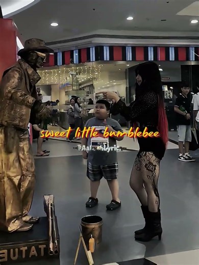 Sweet Little BumbleBee 🔥 | Doobi-doo Da Da 🎧 #BigGuy #Shorts #YouTubeShorts #ViralShorts #Songs