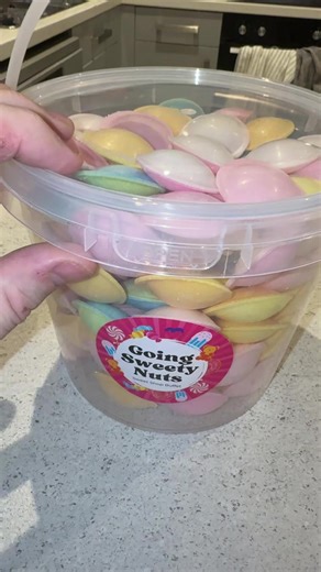 #flyingsaucer #tiktokmademebuylt #sweets #sweettok #dealdrops @Jason