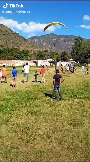 Divertidas caídas en paracaídas y parapente