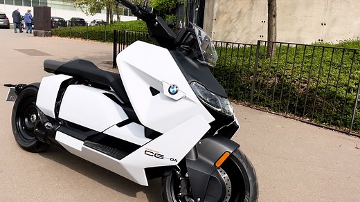 Essai - Avec le scooter électrique CE-04, BMW redessine les contours de la mobilité douce