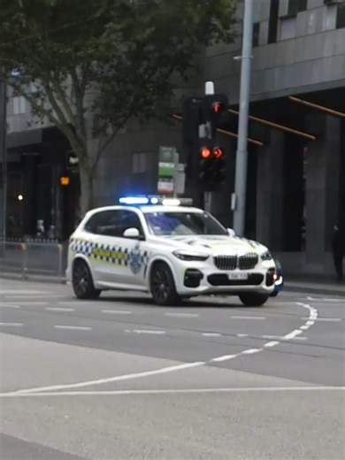 Vicpol Highway Patrol Response in Melbourne