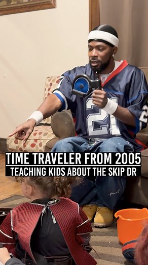 The time traveler teaching kids about the SKIPDR | Time Traveler from 2005