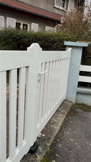 Installation portail PVC