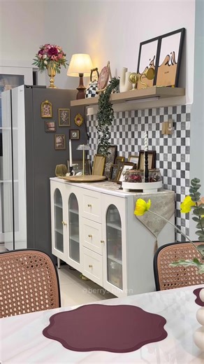 Unboxing time! Tak sure lagi nak letak kat mana checker side table ni. Ok ke letak situ? Yang penting beli dulu fikir kemudian haha🤭 #unboxing #checkered #sidetable #ighometourmalaysia #ighomedecor