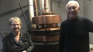 Le bouilleur de cru de Cheminon en plein travail