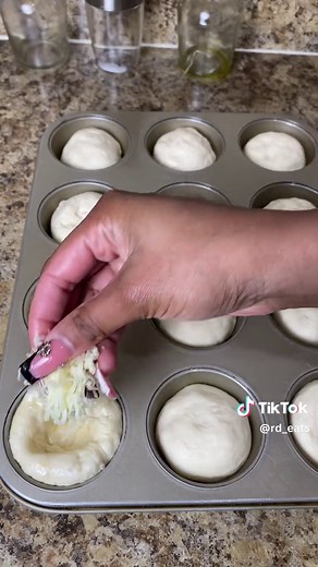 I know we’ve all been seeing these crazy puffs going viral. I made them at home and they were 10 times better. @Dan-O’s Seasoning #danospartner #bitebracket