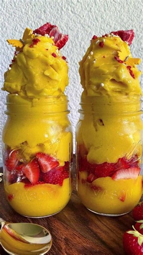 Nigerian Grown Fresh and Frozen fruits on Instagram: "Our Fresh strawberries season is now live 👇👇👇👇👇👇 Fresh Strawberries 📦 5kg = N22,500 (1 full carton with jara) 🚚 Delivery not included 📌 How to Order: Click the link in bio or send us a WhatsApp message: 07032339247 December Harvest & Delivery Dates 🔹8th,11th …..Fully booked 🍓 15th ….5slots left 🍓18th …..10 slots left 🍓22nd ……10 slots left 🍓25th ……10 slots left ———————————————————————----------------- For your Frozen Strawberries