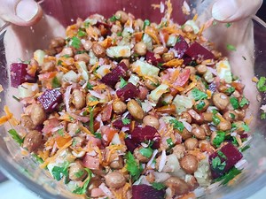 297K views · 485 shares | Mungfali ( Roasted Peanut ) Salad - Protein Rich Recipe for Vegetarian - 5 minute recipes! Text Recipe Link: https://www.zaykakatadka.com/recipe/mungfali-salad-peanut-salad/ | 5 minute Veg Recipes | Facebook