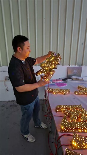 Do you know what is thenew and popular signagetechnology at China #signagedesign #signage#ledneon