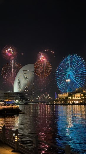 横浜の花火大会「スカイシンフォニー」の魅力