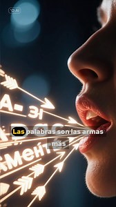 🤯 La Frase Mágica para DOBLEGAR Voluntades (Psicología) Las palabras tienen un peso que no imaginas. No necesitas argumentos complejos, sino las frases exactas que activan los atajos mentales de la otra persona. 🧠 En este Reel de [Mente Oscura] desvelaremos el arte de la persuasión verbal de alto impacto, enfocándonos en la simplicidad y el gatillo psicológico. Descubre: 3 estructuras de frase que minimizan la resistencia. Cómo usarlas para guiar decisiones (y para protegerte de ellas). ¡Elige