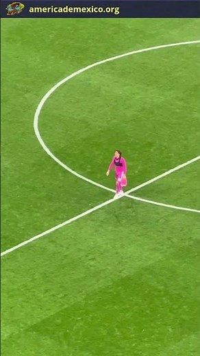 Memo Ochoa se quedó solo en el Azteca... y los últimos presentes lo despidieron ovacionado