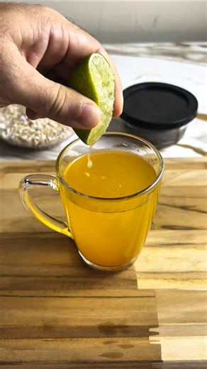 mix turmeric with lemon #recipes #tips#tea #youtubeshort #tanding