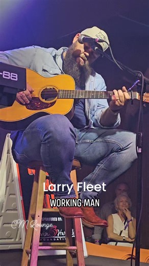LARRY FLEET - Working man #originalvideo #livecountrymusic #larryfleet #workingman #soloacoustic #acousticshow #coyotejoes #honkytonkbar #fbreelspost | The Country Music Lounge