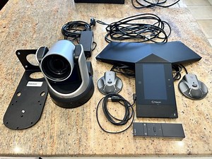 Polycom Eagle Eye IV camera and Trio 8800 Video conferencing | Kaufen auf Ricardo