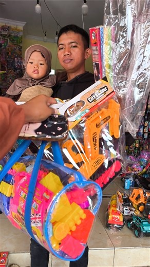 Alifa borong mainan teman teman #shorts #shortvideo #trending #mainananak #mainan