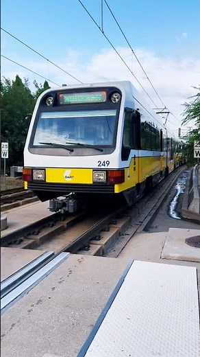 Dallas DART Rail #tram #lightrail #publictransport #metrorail #train #transit #shorts